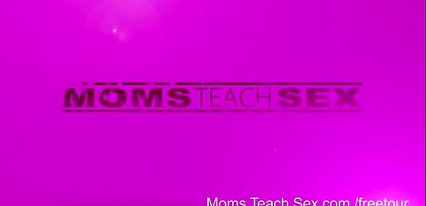  Moms Teach Sex Mom Licks Jizz From Not Her Stepdaughters